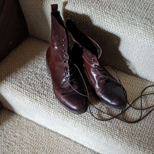 Brown Leather Lace-Up Boots sz, 8